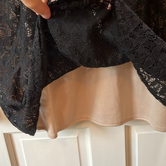 R&K Cocktail All Over Lace w/ Satin Trim Cap Sleeve Mini Dress - Size 16 - Picture 5 of 10